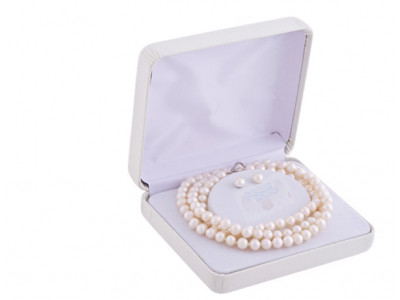 Best Buy Canada: 3 Piece Freshwater Pearl Jewellery Set $49.99 (Save $110)