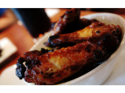 Pizza Hut Canada Freebie: Get Free Wings During Red Hut Week