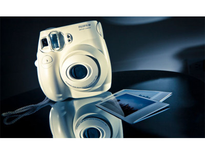 Photogear Canada: Fujifilm Instax Mini 8 Instant Film Camera Now $90