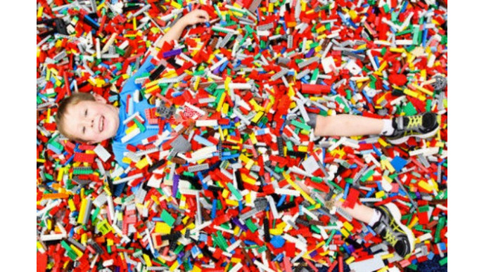 LEGO Canada: Free Holiday Set With $99+ Purchase