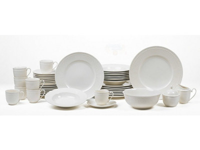 The Bay Canada: Mikasa 45 Piece Dinnerware Set - $270 (Was $915)