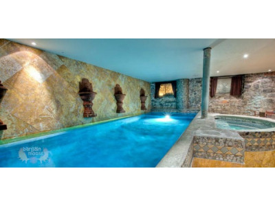 Dealfind Canada: $699 For A One Night Stay For 8 People In A Castle