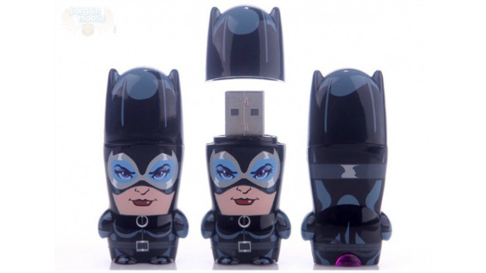 Chapters Canada: 40% off Cat Woman 8GB USB Flash Drive - Now $15