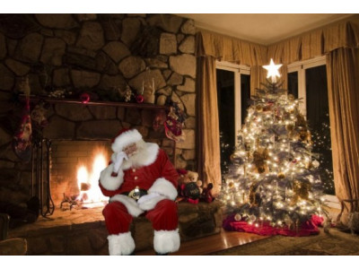 Capture The Magic: Get 50% off 3 Photos of Santa in Your Home!