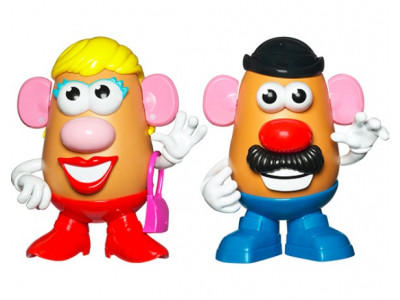  40% off Hasbro Mr. and Mrs. Potato Head figurine only $6.49 + Free shipping at most pickup locations @Sears.ca 