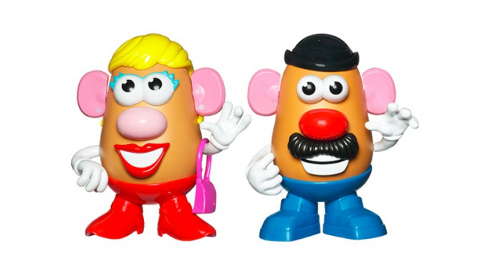 40% off Hasbro Mr. and Mrs. Potato Head figurine only $6.49 + Free shipping at most pickup locations @Sears.ca