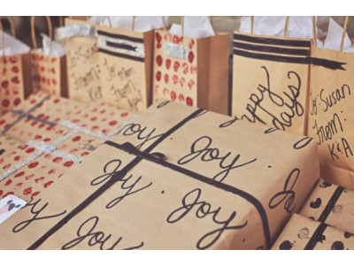 Gift Wrapping Hacks You Need To Know This Christmas!