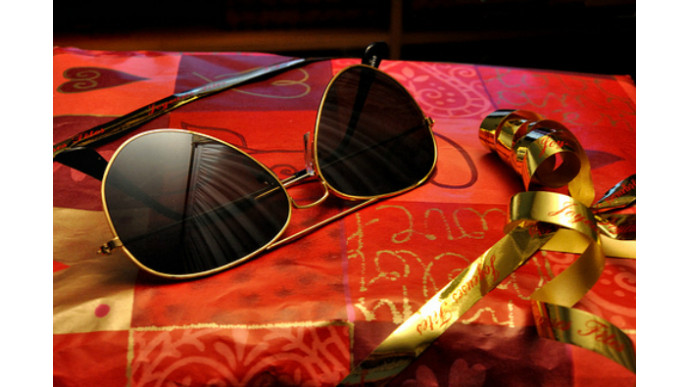 Ray-Ban Canada: 30% Off & Free Express Shipping for Black Friday Weekend