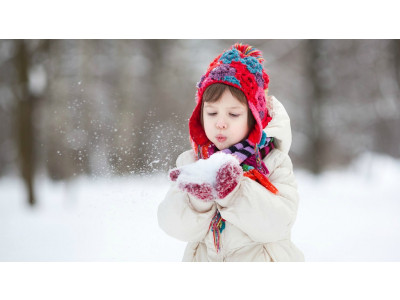 Winter Accessories from $7 + BOGO 50% off + Free Shipping @ Bluenotes Canada!