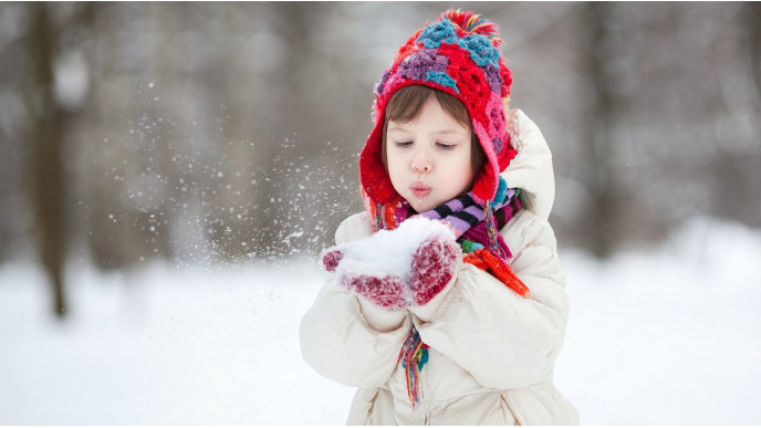 Winter Accessories from $7 + BOGO 50% off + Free Shipping @ Bluenotes Canada!