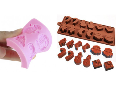 Christmas Baking Molds from only $1.37 Shipped! 