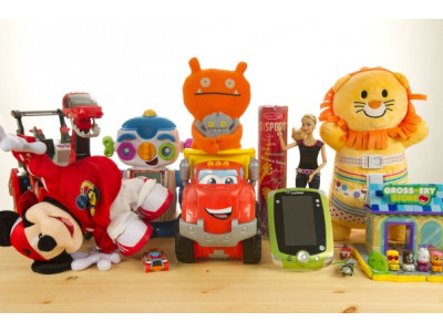 The Toys R Us Canada Chief Play Officer Retires at 14!