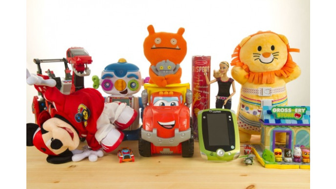 The Toys R Us Canada Chief Play Officer Retires at 14!