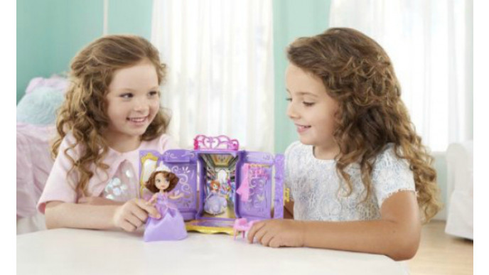 73% Off Sofia The First Wardrobe - Was $30 | Now $8 @ Walmart.ca