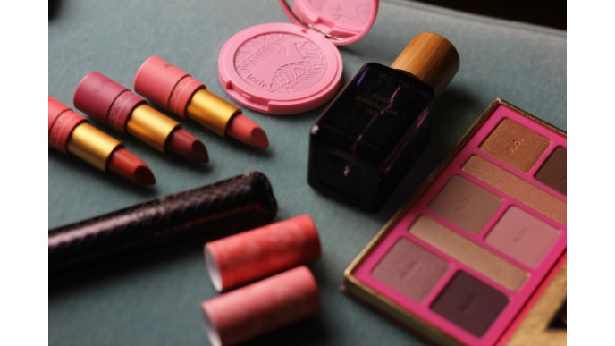 Up to 55% off Sale Cosmetics & Free Shipping on ANY order & Free Gift with ANY Purchase & Free Sample Too PLUS Potential Extra 15% Discount! @ Tarte Cosmetics