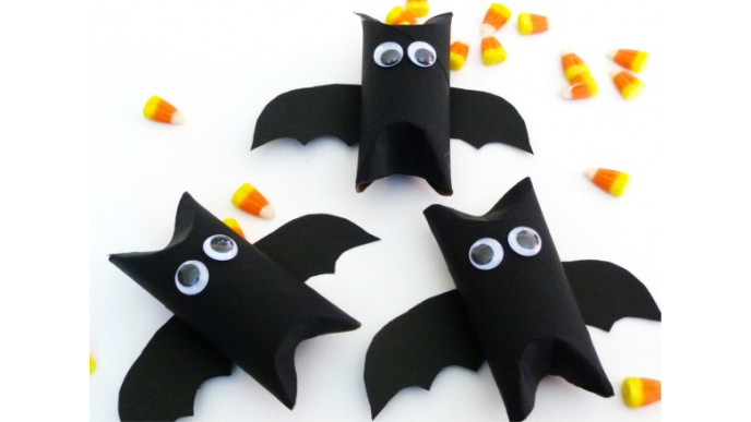 Halloween Craft: Small Spooky Pinatas!