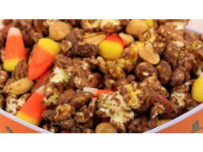 Monster Munch Halloween Popcorn Mix!