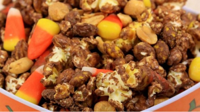 Monster Munch Halloween Popcorn Mix!