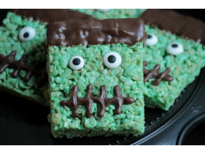 Deliciously Spooky Frankenstein Rice Crispy Bars!