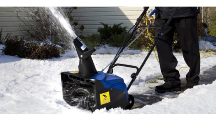 Snow Joe Snow Throwers from $118 @ Amazon Canada!