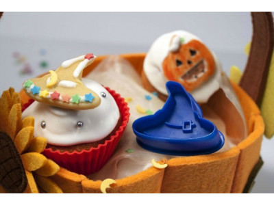 Amazon Canada: Silikomart Spring Ejection Mini Halloween Cookie Cutters Were $19 | Now $5 (EXPIRED)