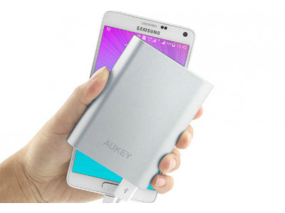 50% Off Aukey Quick Charge 10400mAh Portable Battery Only $20 @ Amazon.ca