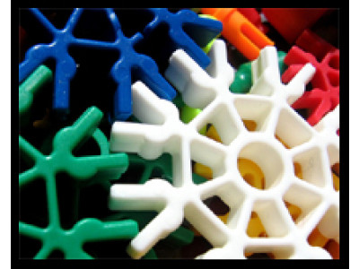 Canadian Freebies: Free KNex Toys! 