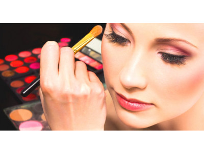 Free Fan Favourites Kit With $25 Spend!