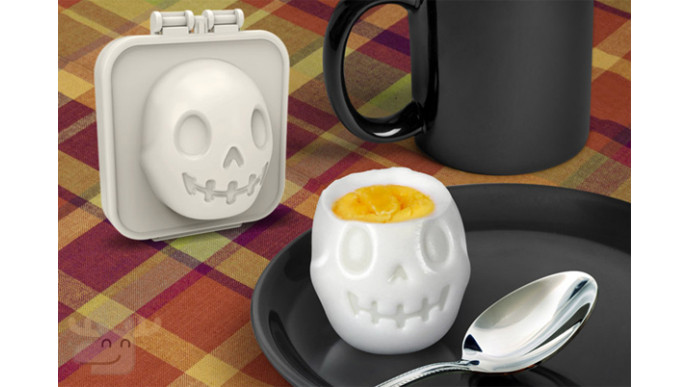 Egg-a-Matic Skull Mold only $8 @ Amazon.ca!