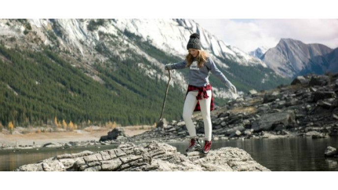 Rayanne Scarf Was $34 | Now $15 & Free Shipping @ Roots Canada