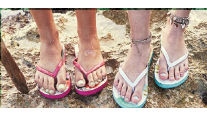 Ardene Canada: 5 Pairs of Flip-Flops For $10 & Free Shipping
