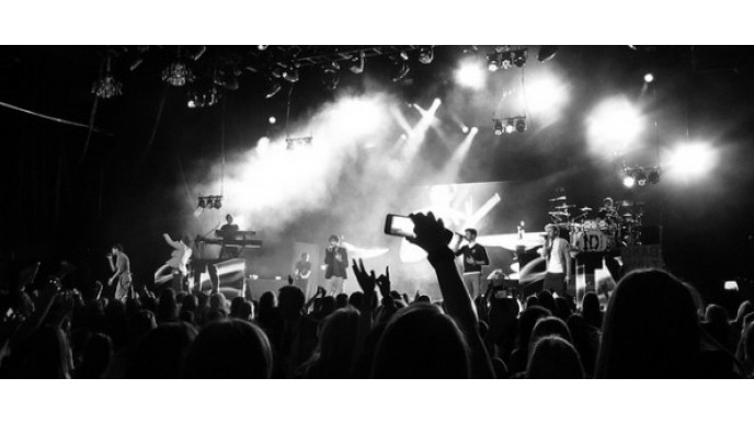 Groupon Canada: One Direction Tickets For Only $15 - 75% off!