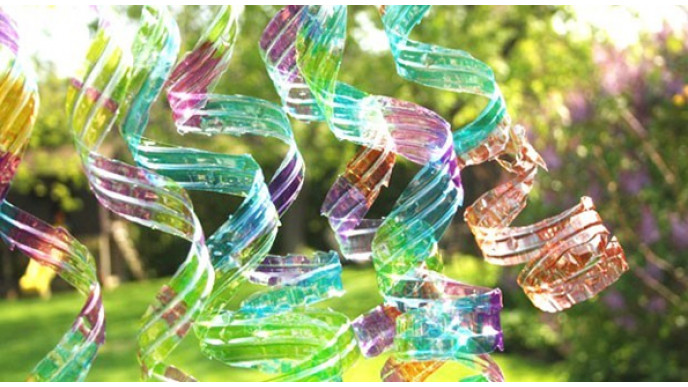 Cheap & Crafty: Water Bottle Wind Spirals!