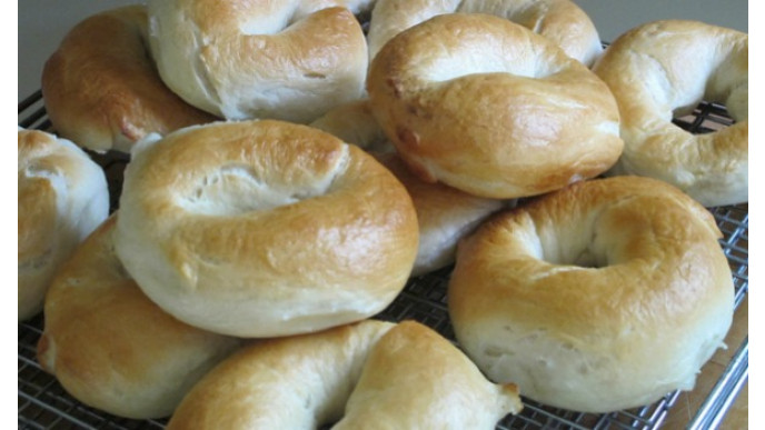 Toronto Freebie: 6 Free Bagels On Customer Appreciation Day March 24th @ What A Bagel