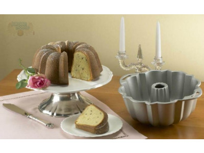 Amazon Canada: Nordicware Anniversary Bundt Pan Was $47 | Now $26 & Free Shipping (Expired)