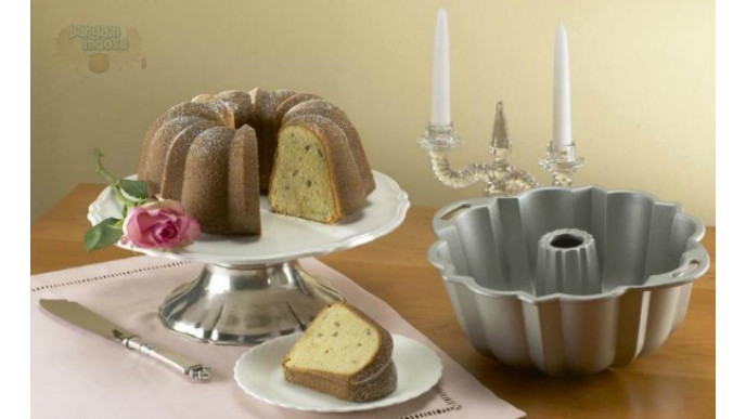 Amazon Canada: Nordicware Anniversary Bundt Pan Was $47 | Now $26 & Free Shipping (Expired)