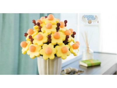 Get a Free Pineapple Edible Pop @ Edible Arrangements Canada