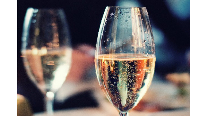 Dresses For $50 & Up To 70% Off New Year's Styles & Additional 10% Off @ Le Chateau Canada!