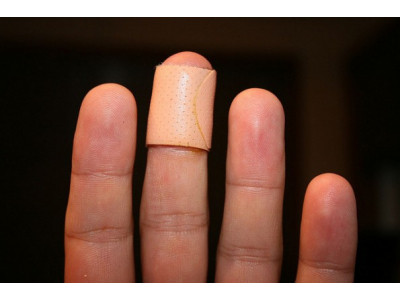 Amazon Canada: Pack of 6 Band-Aids Only $8/ Was $24 (Expired)