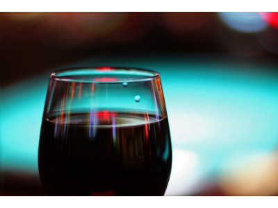 Chapters Indigo Canada: White Wine Chiller & Red Wine Refresher Only $27