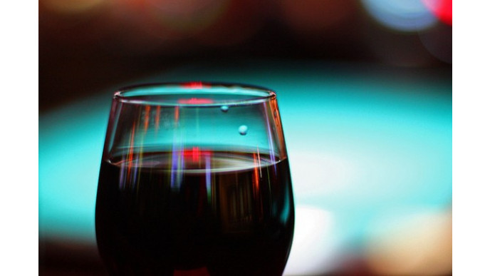 Chapters Indigo Canada: White Wine Chiller & Red Wine Refresher Only $27