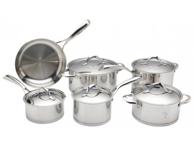 Future Shop Canada: Paderno 11 - Piece Muskoka Cookware Set | Was $700 Now $180