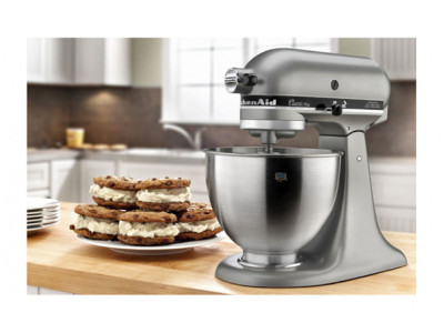 Hudson's Bay Canada Flash Sale: Kitchenaid Classic Plus Stand Mixer | Was $400 Now $200 (Expired)