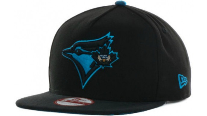 Lids Canada: Up To 75% Off Hats & More