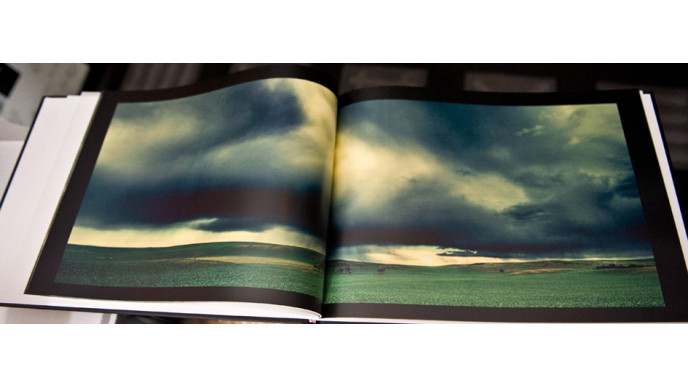 3 Helpful Tools and Apps for Sharing Family Photos and Memories