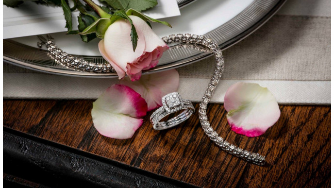 Mother's Day Gifts From $22 @ People's Jewellers