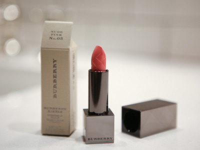 Free Lipstick With Burberry Purchase