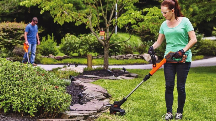 Black + Decker 2-Speed Trimmer Now $100 Shipped @ Amazon.ca