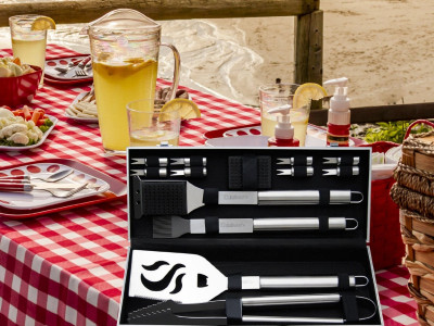 Deluxe Grill Set For Dad - $38!