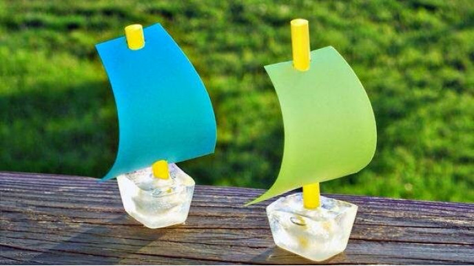 Fun Ice-Cube Sail Boats for the Kids!
